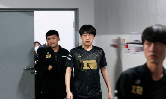 突破篮球重 突破篮球重